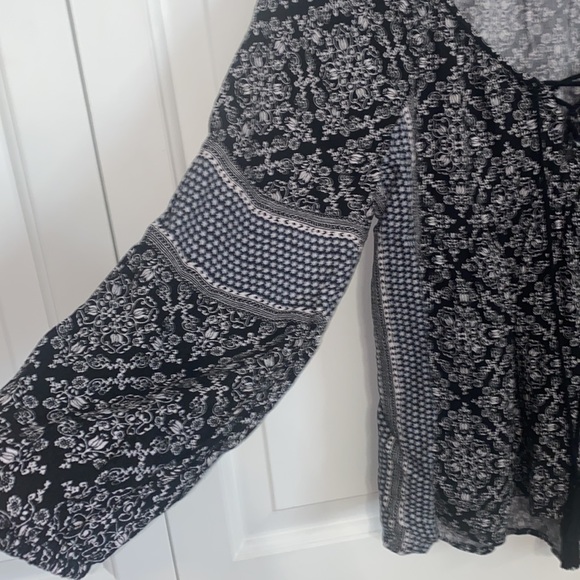 American Eagle Long Sleeve Peasant Style Top - Picture 9 of 10